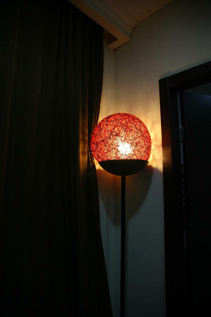 Guesthouse Different Тбілісі Екстер'єр фото