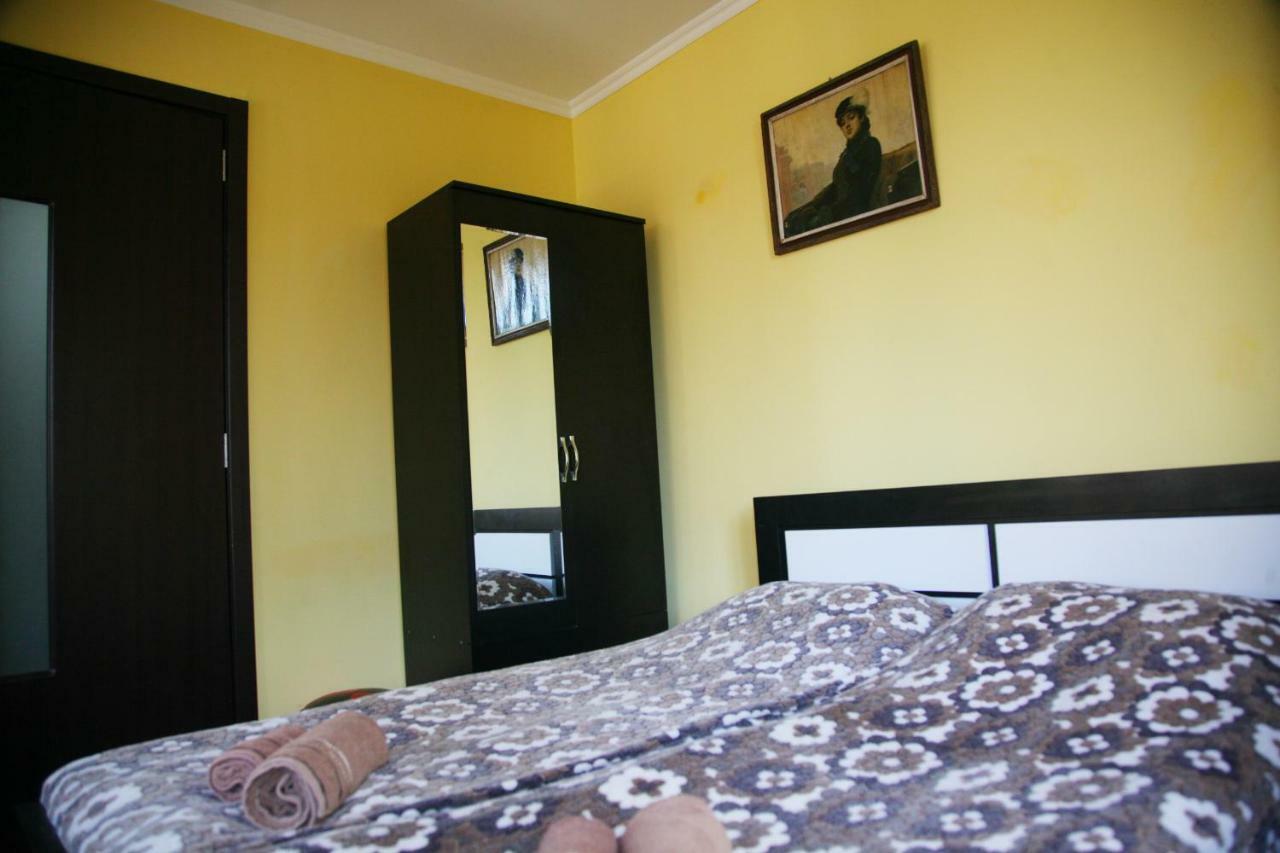 Guesthouse Different Тбілісі Екстер'єр фото