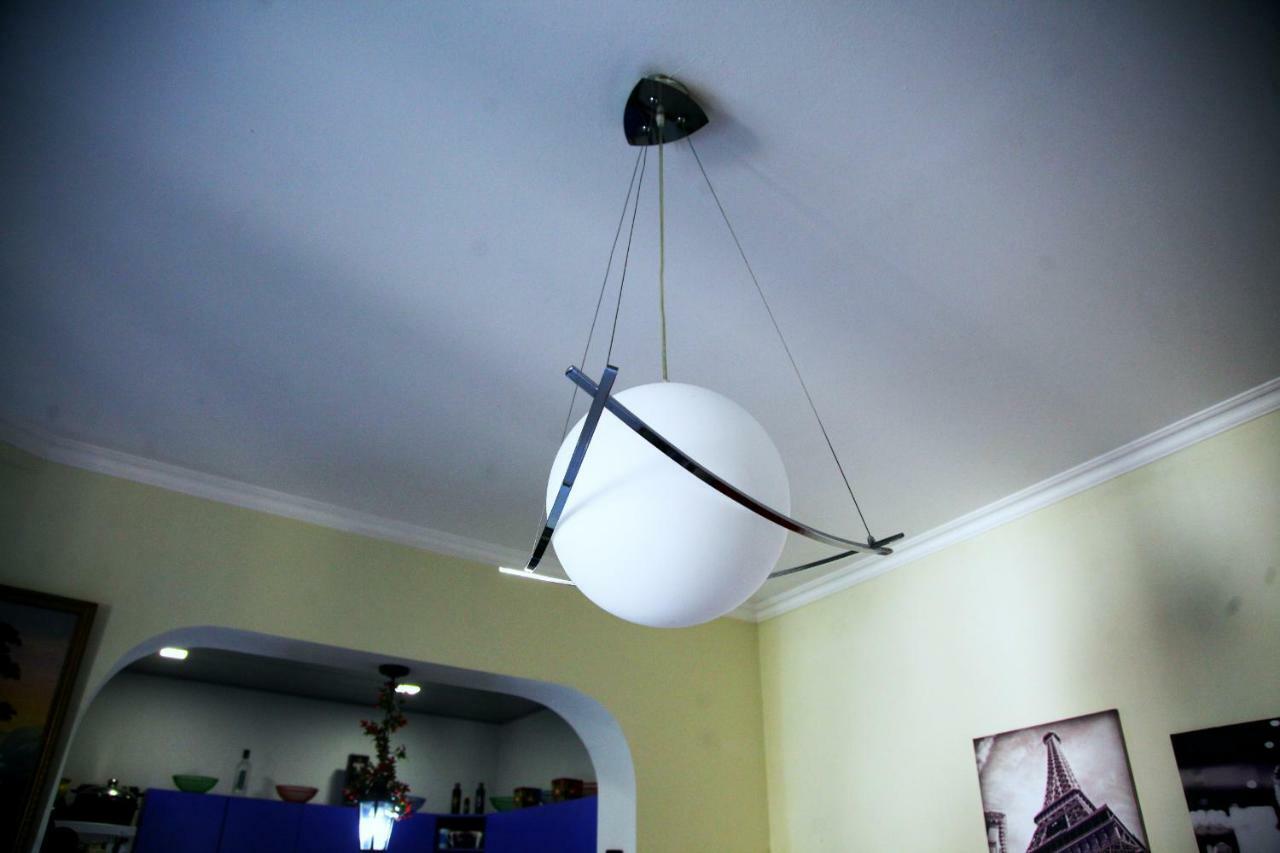 Guesthouse Different Тбілісі Екстер'єр фото
