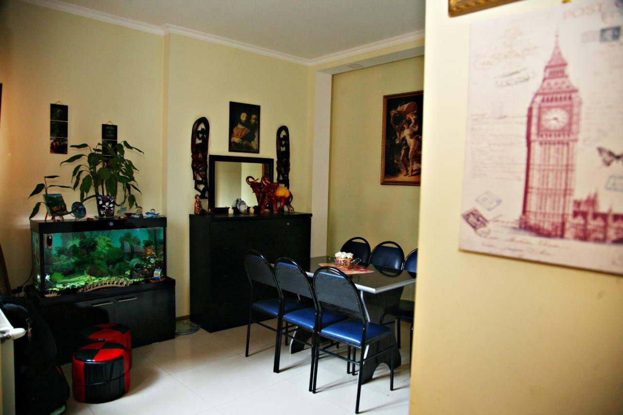 Guesthouse Different Тбілісі Екстер'єр фото