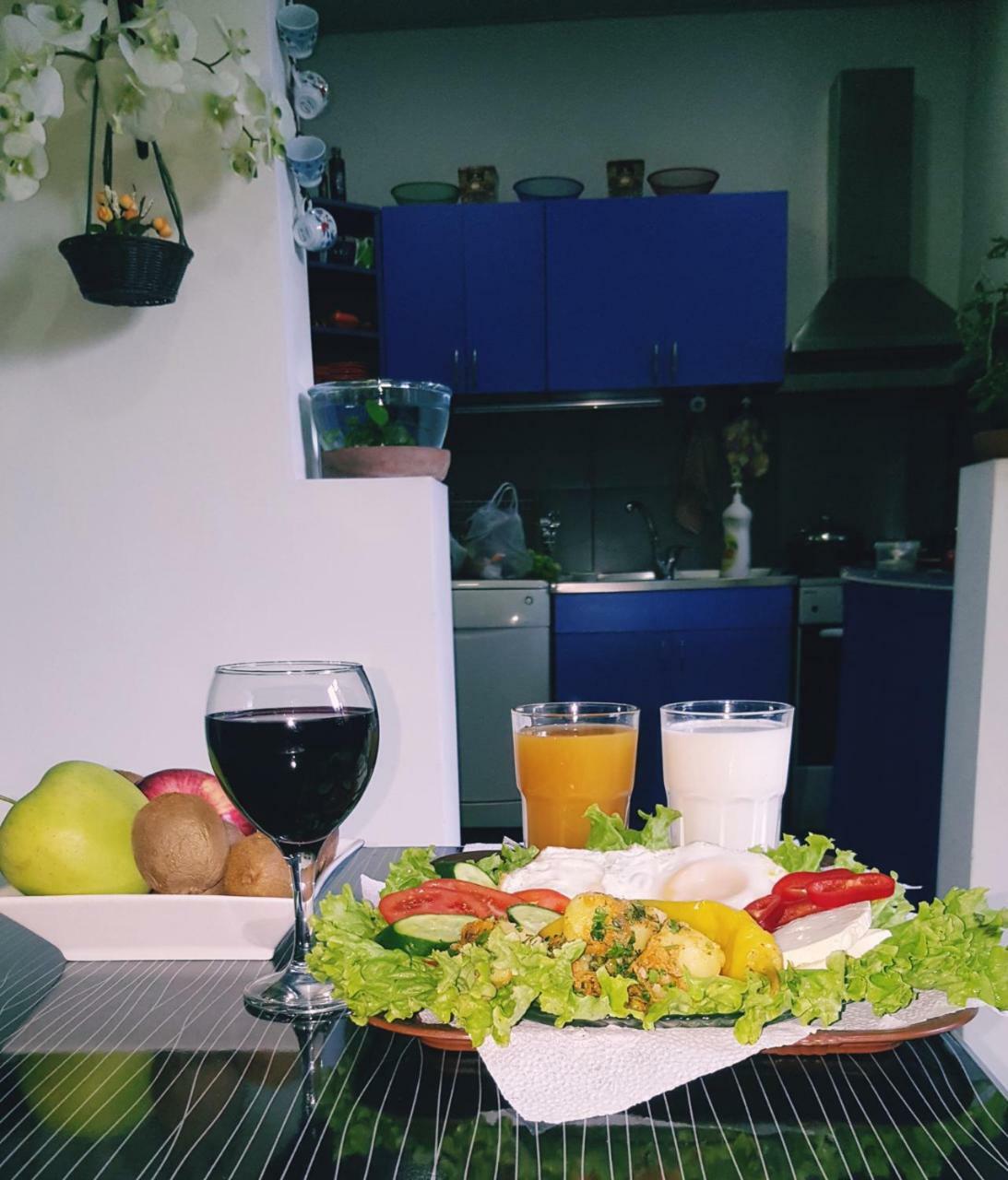 Guesthouse Different Тбілісі Екстер'єр фото