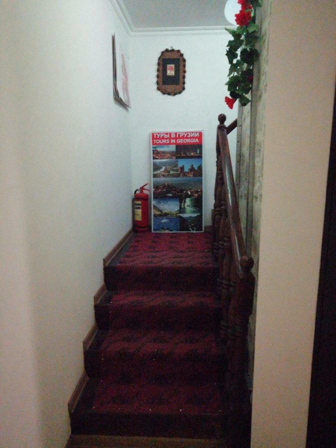 Guesthouse Different Тбілісі Екстер'єр фото