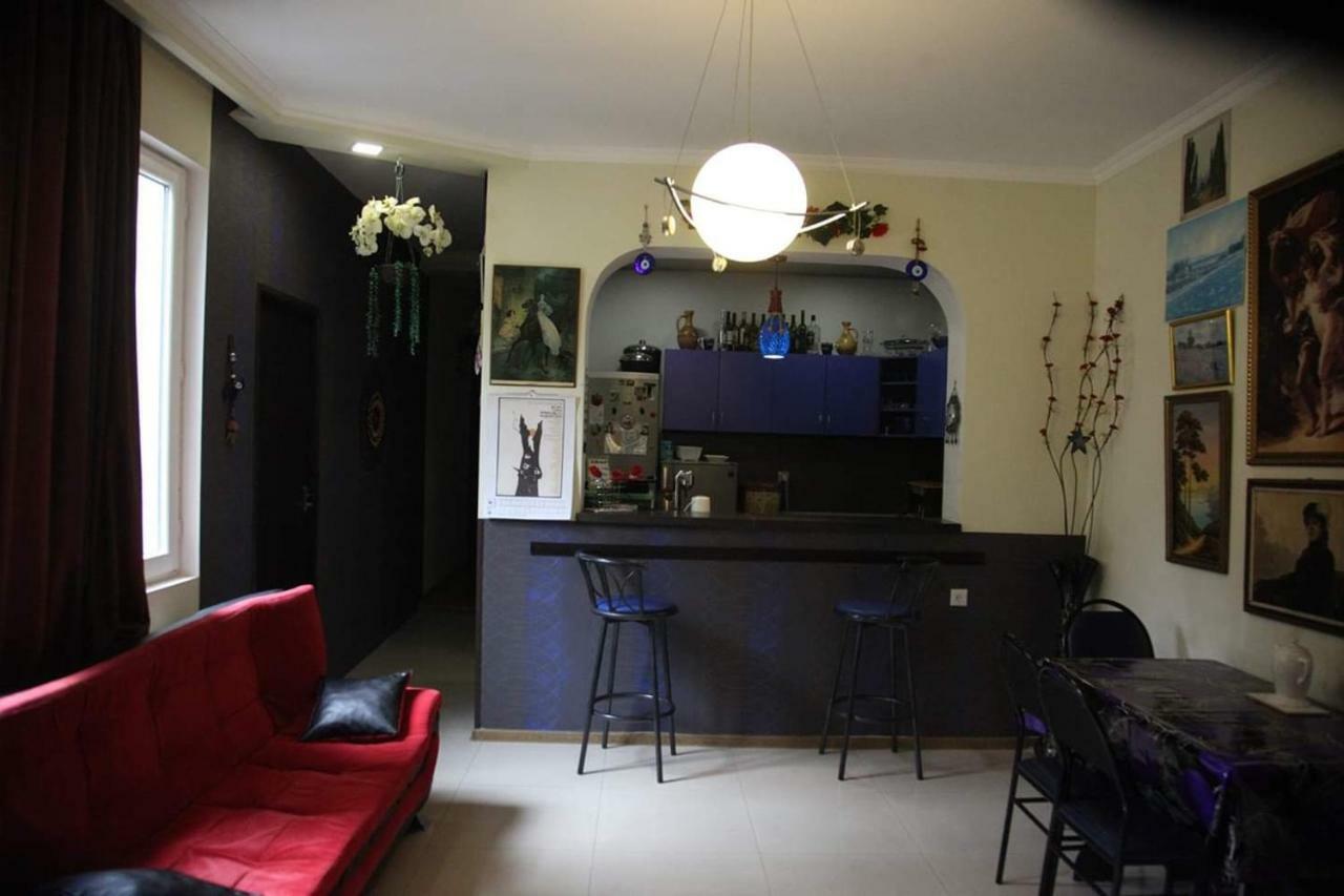 Guesthouse Different Тбілісі Екстер'єр фото
